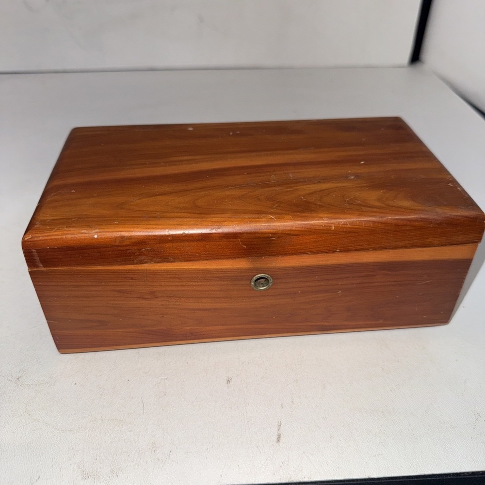 Vintage 9" Lane Cedar Chest Salesman Sample Jewelry/Trinket‎ Box NO KEY CA